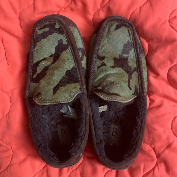 Camo ugg slippers - Picture 2 of 3
